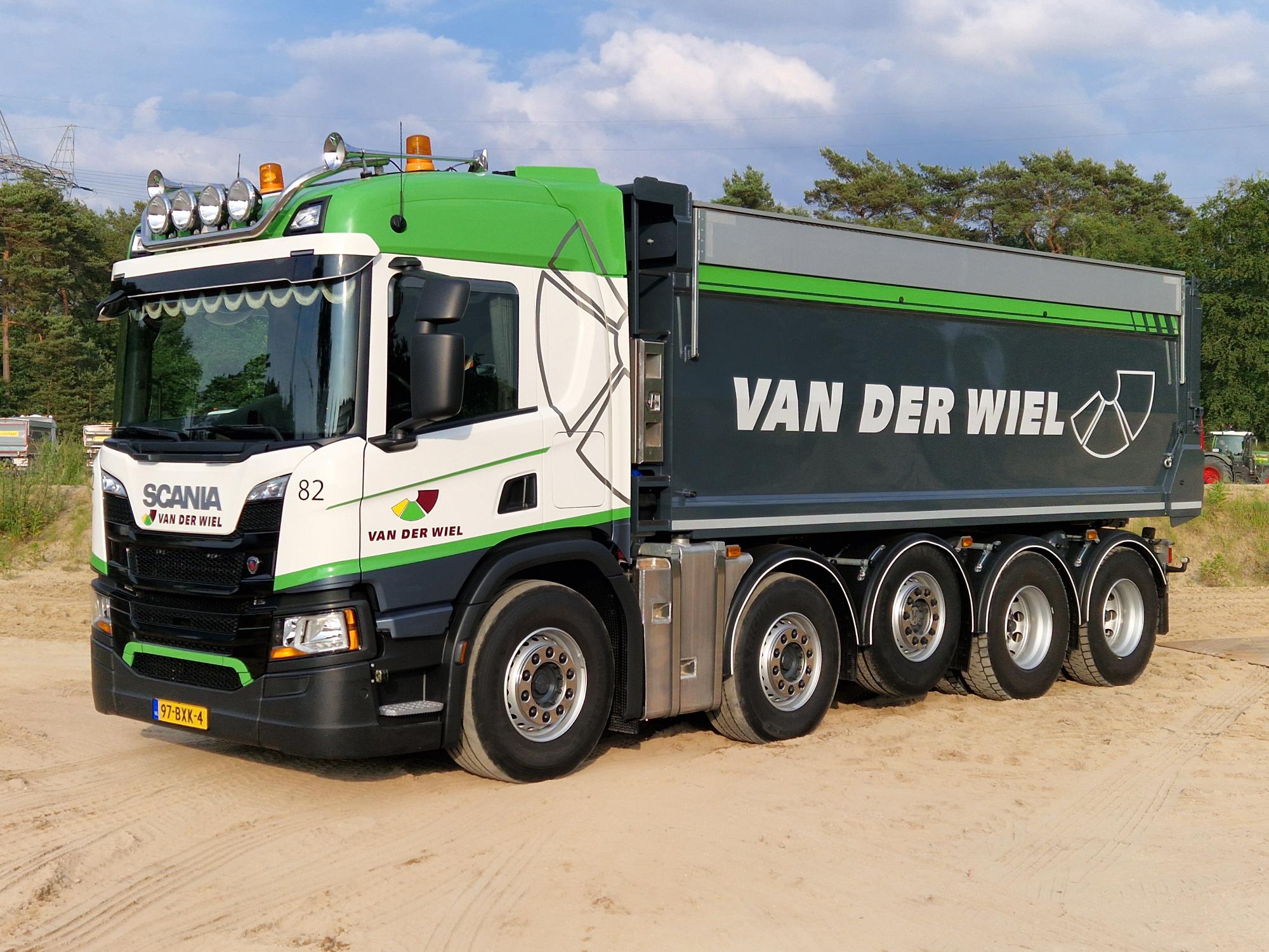 SCANIA QUADRO vd Wiel op Kipper-Event