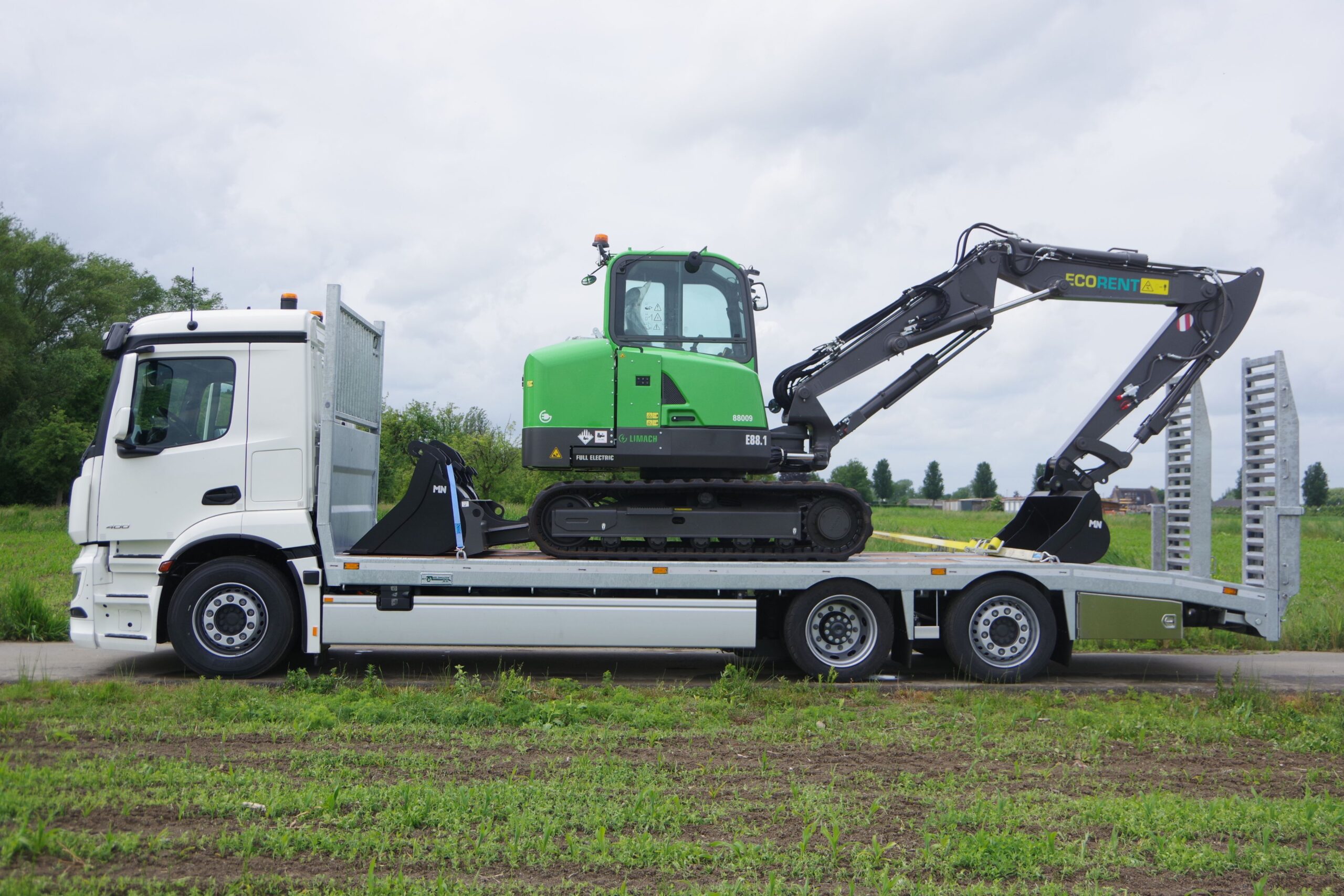 .e-ACTROS oprijwagen 29-78 met LIMACH_E88.1 lz 1