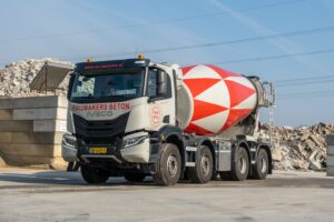 .T-Way 8x4 Wide-Spread met 12M3 Electrische Mulder-Miver lv